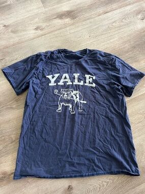 🖤3/$18🖤 Navy Short-Sleeve Graphic T-Shirt with Bulldog Logo